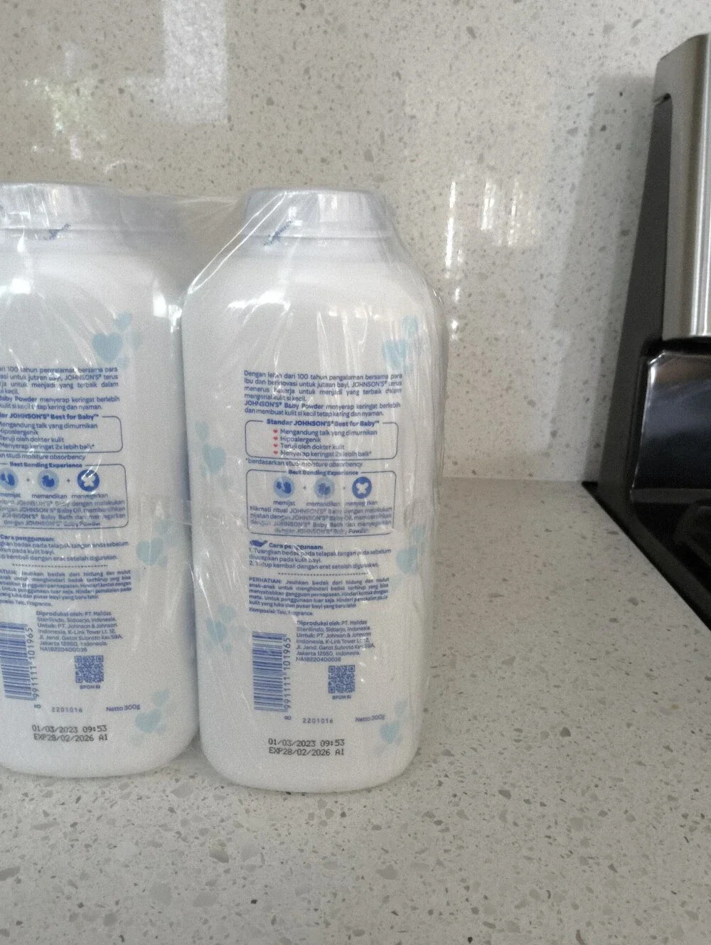 Johnson's Baby Powder, Original Talc Gentle Care in White - Pack of 6